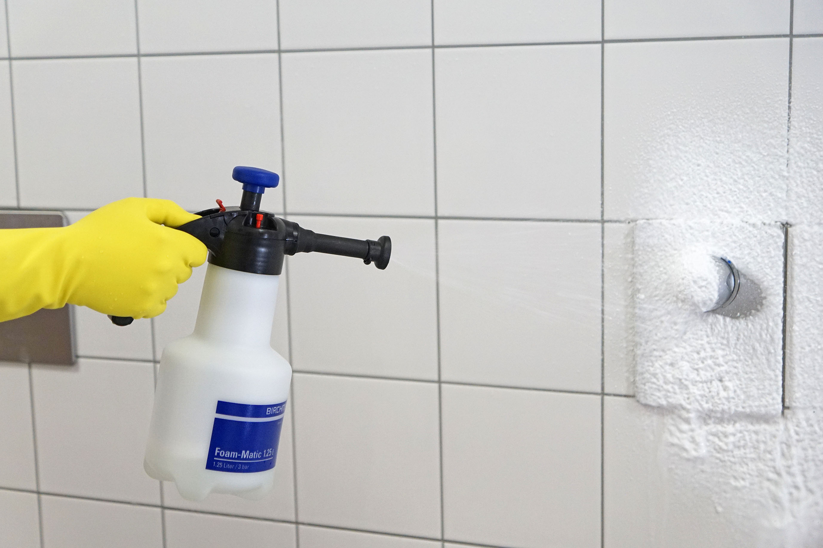 Schaumgerät Foam-Matic 1.25 E von Birchmeier zur Reinigung von sanitären Anlagen